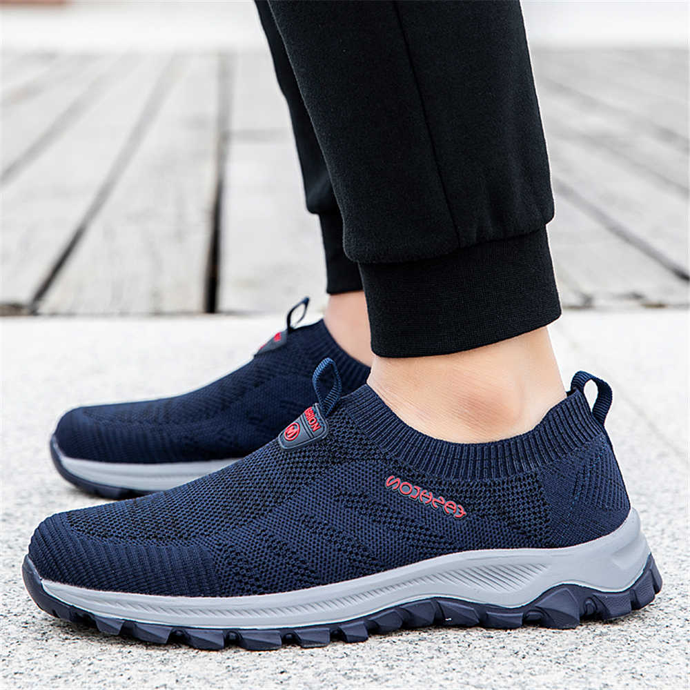 Sepatu Sneakers Pria Kasual Go - Sewing Production ulasan dan harga