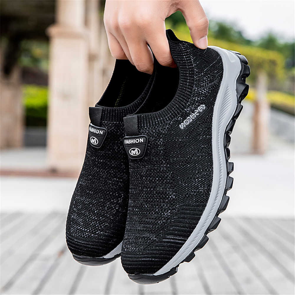 Sepatu Sneakers Pria Kasual Go - Sewing Production ulasan dan harga